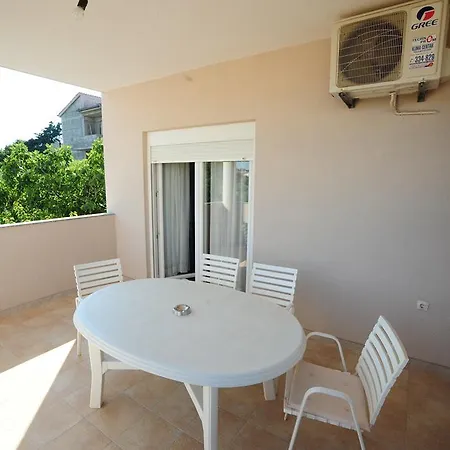 Apartment Klelija *